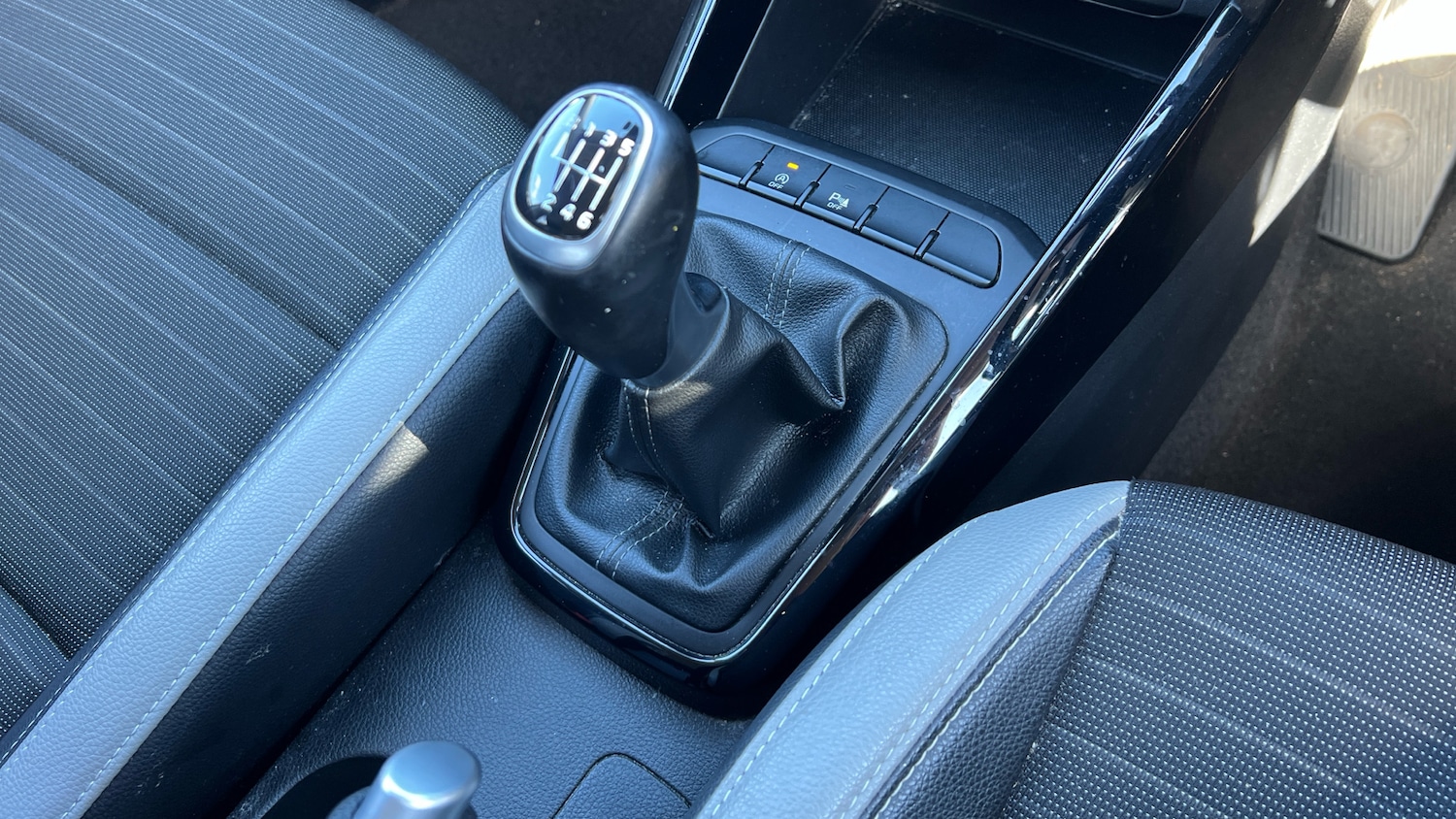 Used Kia Stonic 2019 for sale - 78131345: Photo 38