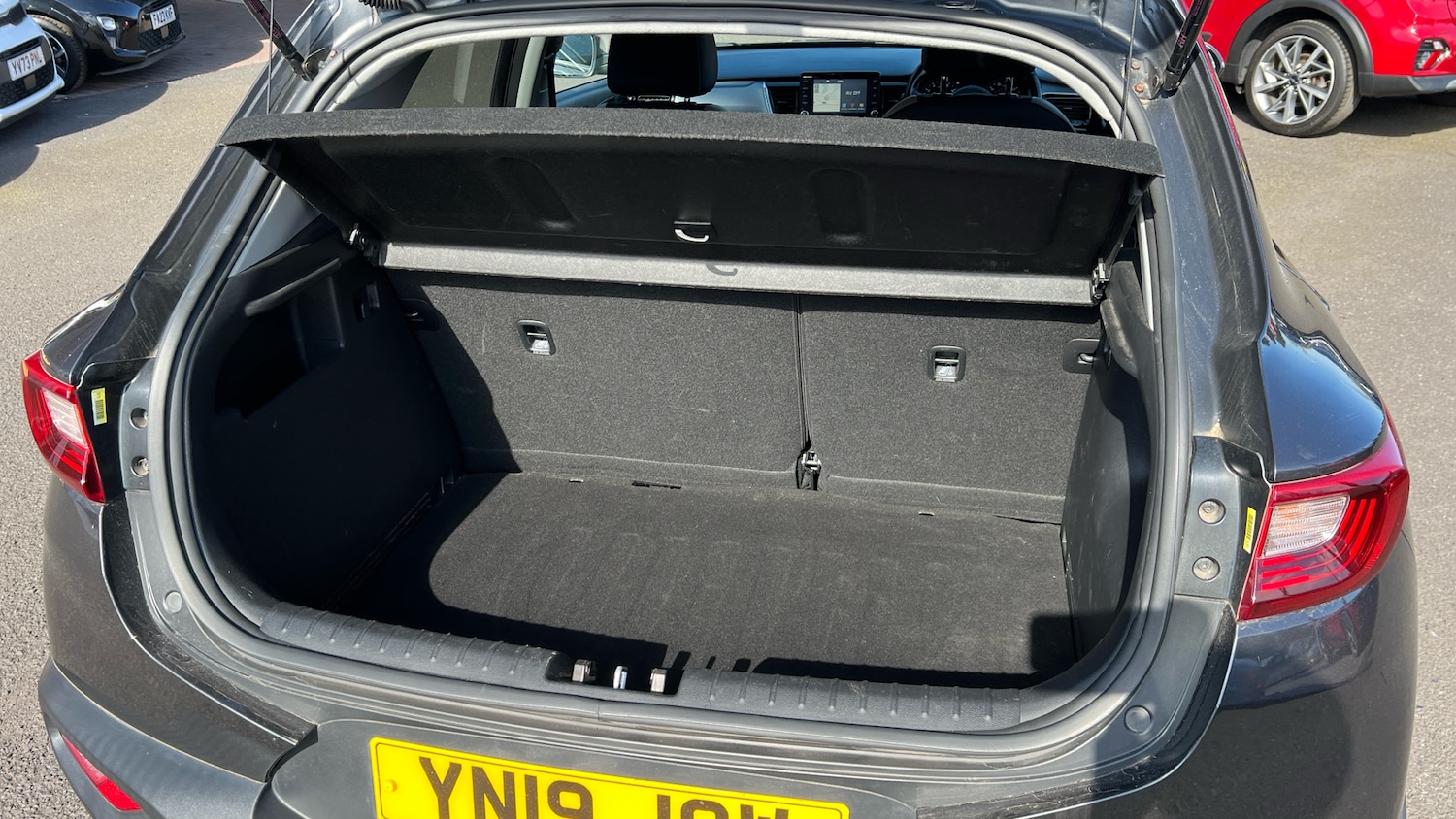 Used Kia Stonic 2019 for sale - 78131345: Photo 4