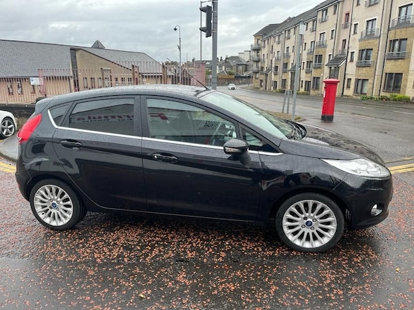 Used Ford Fiesta 2012 for sale - 68708828: Photo 9