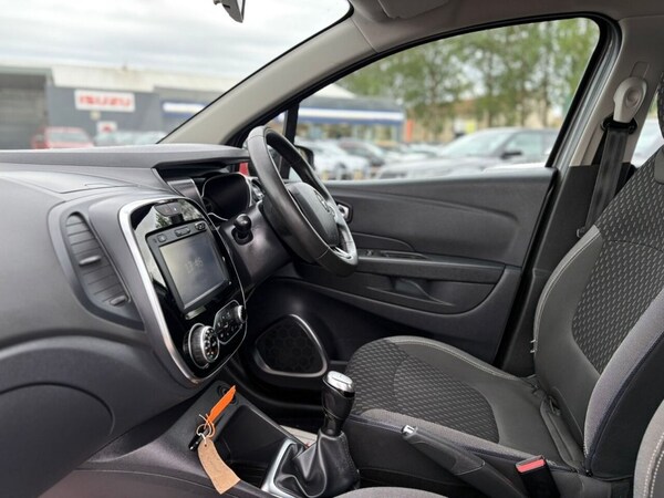 Used Renault Captur 2017 for sale - 75270355: Photo 30