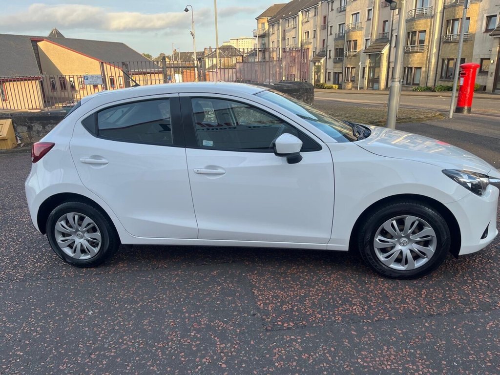 Used Mazda Mazda2 2016 for sale - 76509528: Photo 2