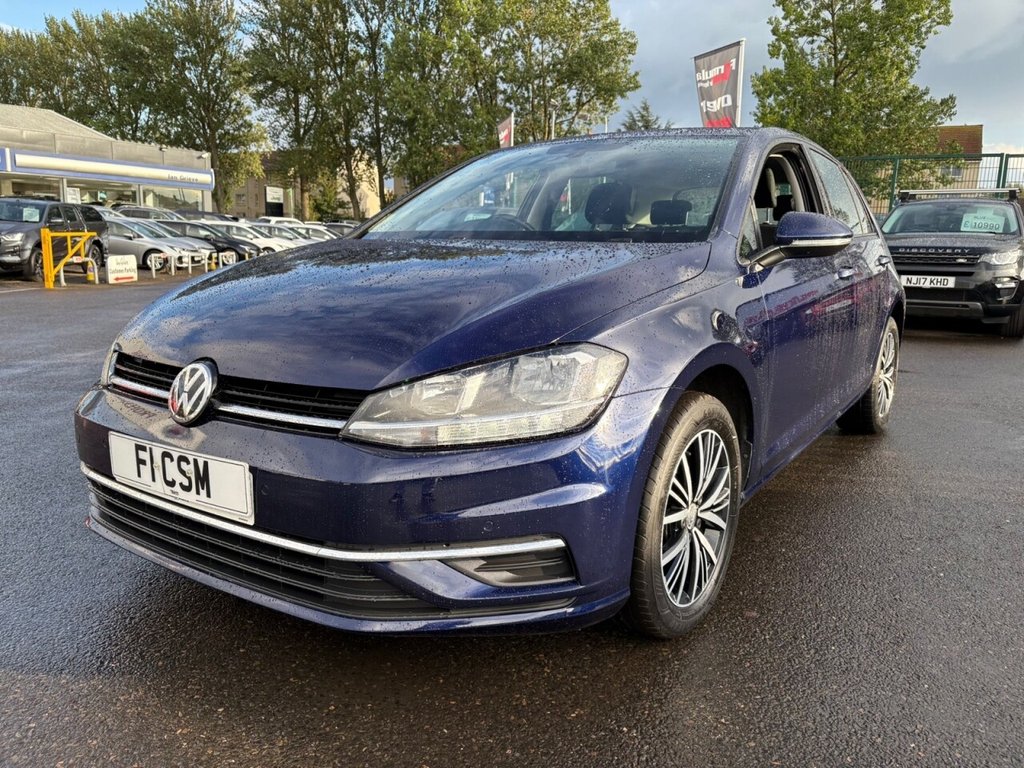 Used Volkswagen Golf 2017 for sale - 77668792: Photo 2