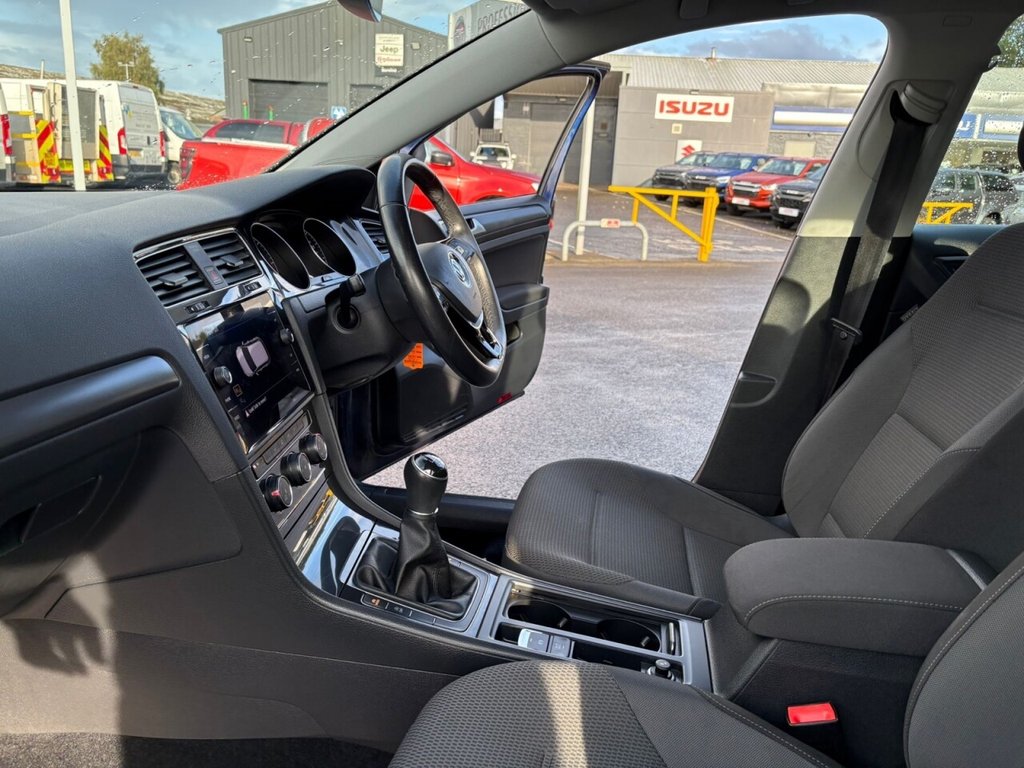 Used Volkswagen Golf 2017 for sale - 77668792: Photo 35