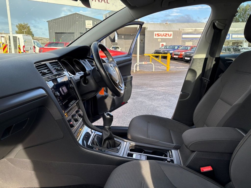 Used Volkswagen Golf 2017 for sale - 77668792: Photo 37