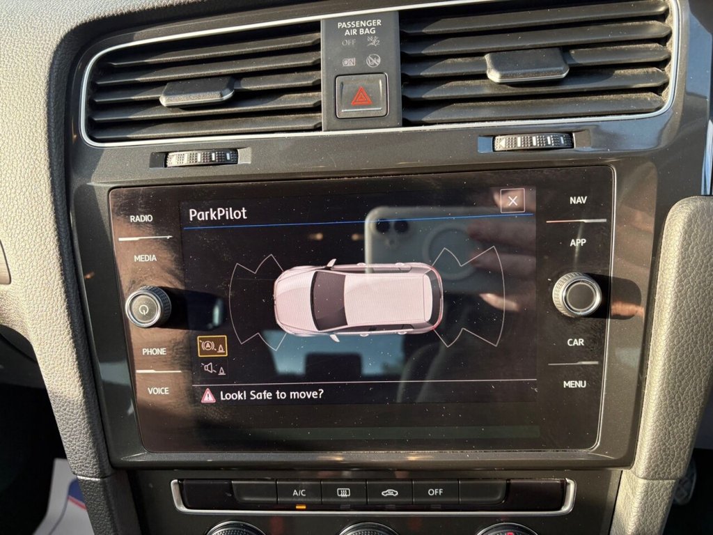 Used Volkswagen Golf 2017 for sale - 77668792: Photo 41