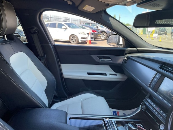 Used Jaguar XF 2018 for sale - 74391335: Photo 18