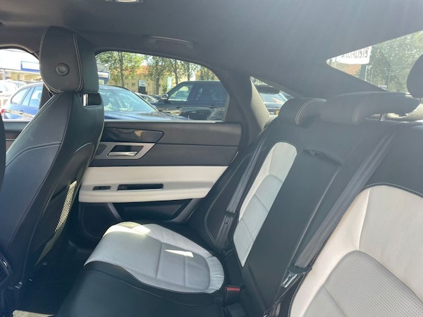 Used Jaguar XF 2018 for sale - 74391335: Photo 23
