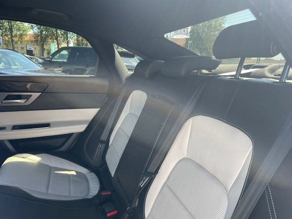 Used Jaguar XF 2018 for sale - 74391335: Photo 25