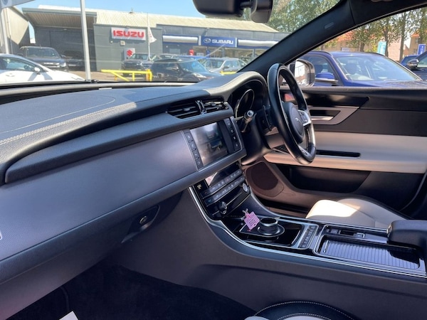 Used Jaguar XF 2018 for sale - 74391335: Photo 27