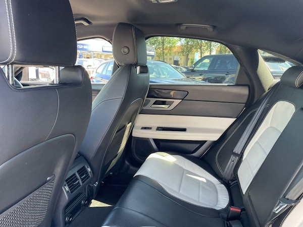 Used Jaguar XF 2018 for sale - 74391335: Photo 30