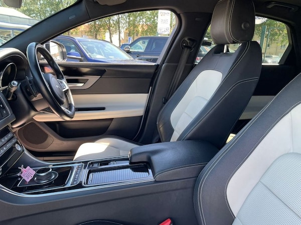 Used Jaguar XF 2018 for sale - 74391335: Photo 31