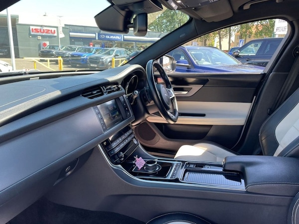 Used Jaguar XF 2018 for sale - 74391335: Photo 33