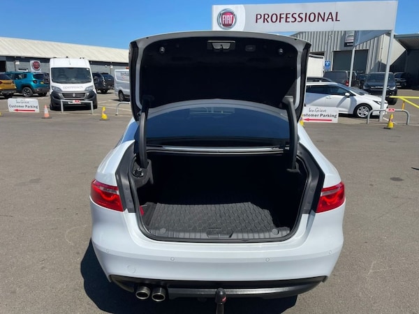 Used Jaguar XF 2018 for sale - 74391335: Photo 7