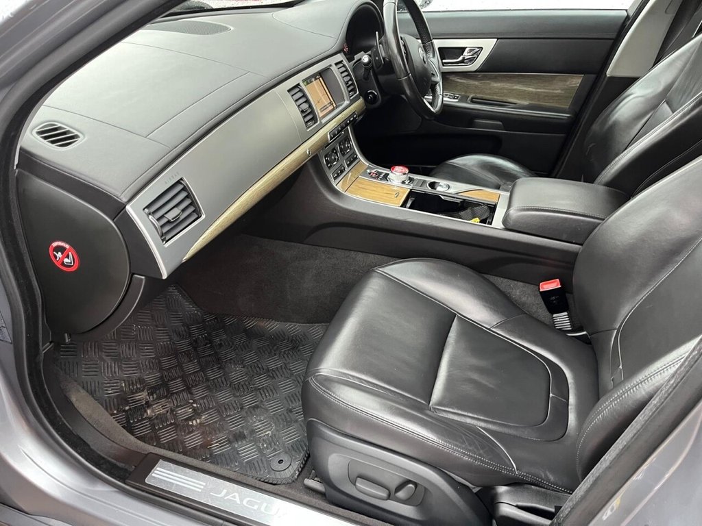 Used Jaguar XF 2015 for sale - 77153126: Photo 9