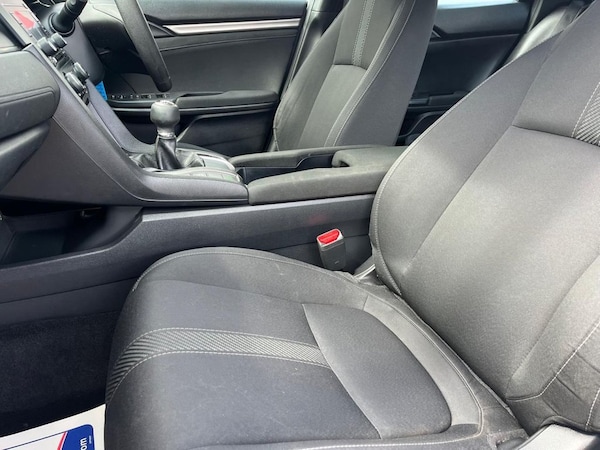 Used Honda Civic 2018 for sale - 71148791: Photo 18