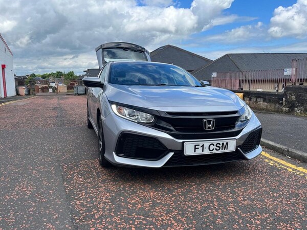 Used Honda Civic 2018 for sale - 71148791: Photo 4