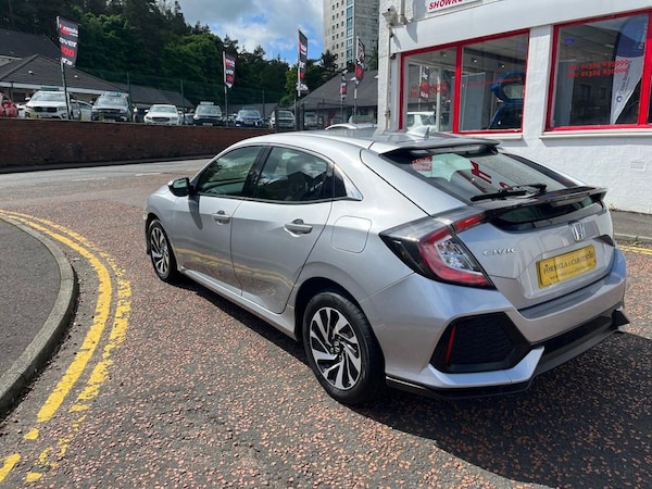 Used Honda Civic 2018 for sale - 71148791: Photo 8