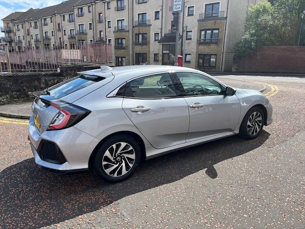Used Honda Civic 2018 for sale - 71148791: Photo 9