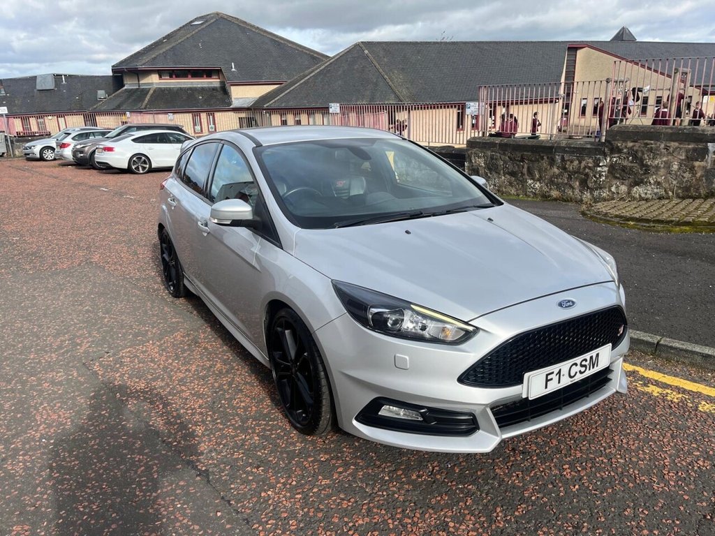 Used Ford Focus 2017 for sale - 76297085: Photo 2