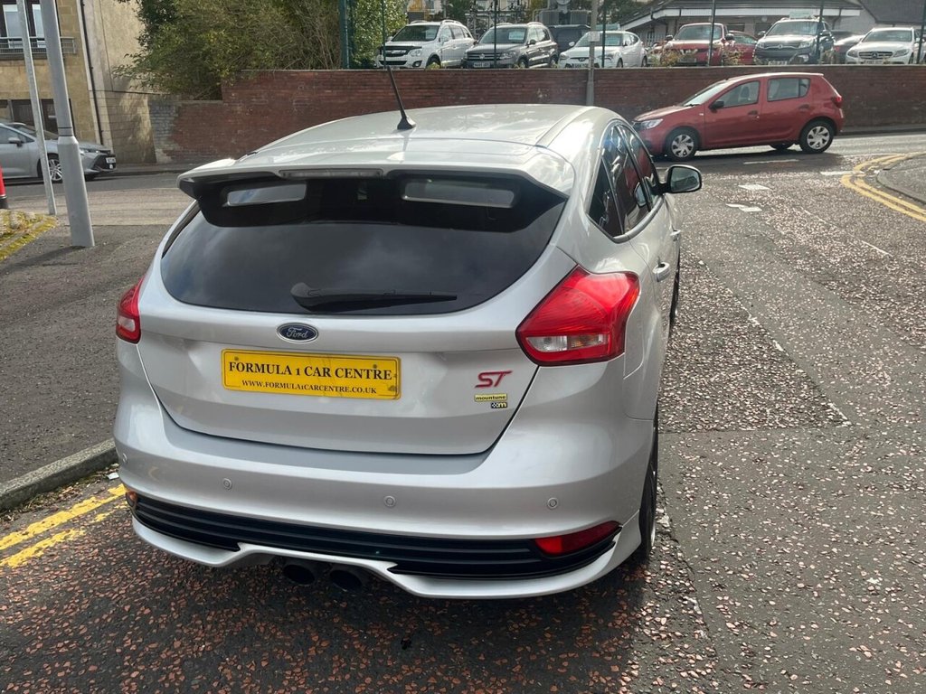 Used Ford Focus 2017 for sale - 76297085: Photo 4