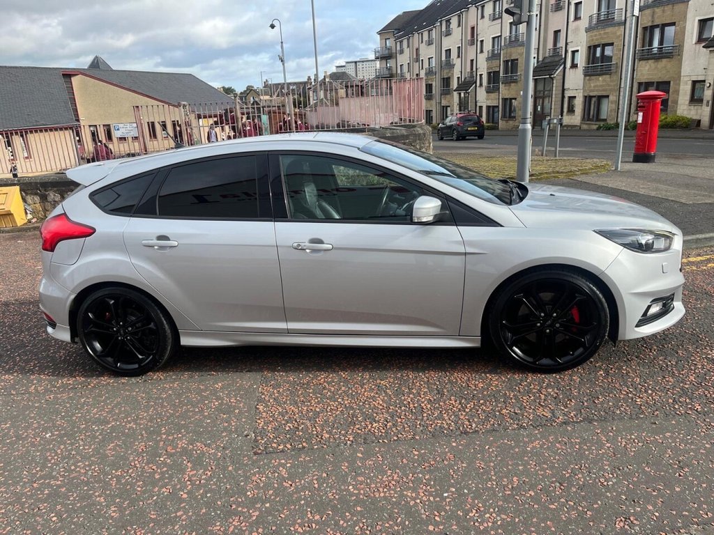 Used Ford Focus 2017 for sale - 76297085: Photo 5