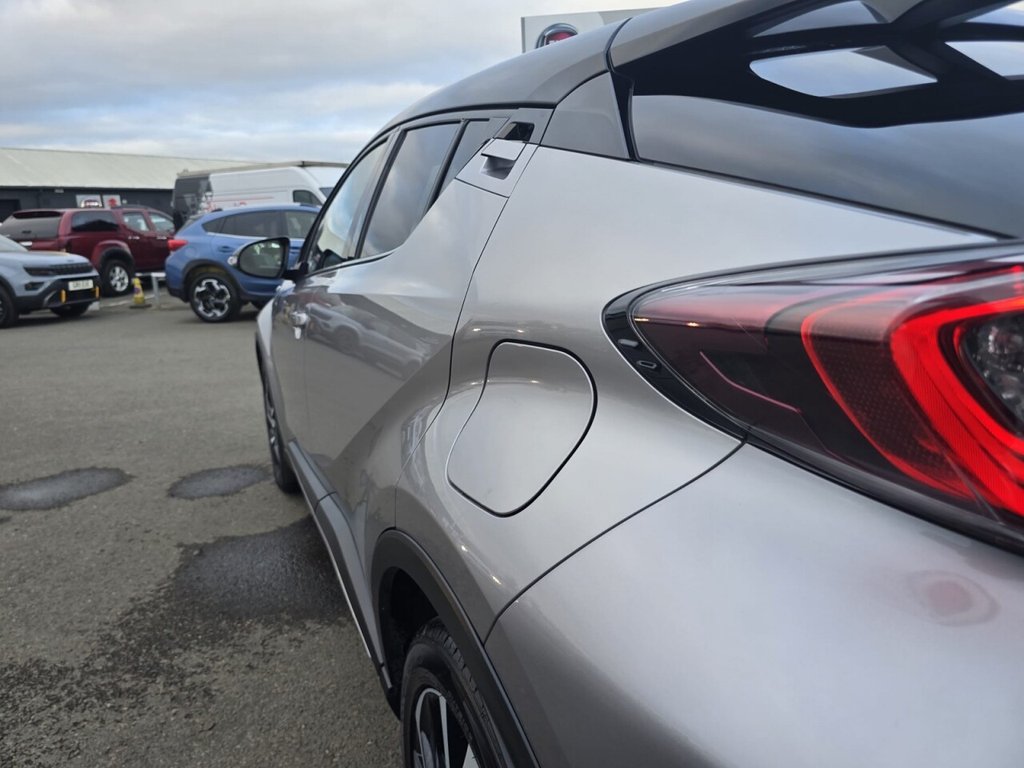 Used Toyota C-HR 2018 for sale - 76163559: Photo 15