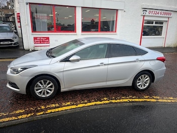 2015 (15) - 1.7 CRDi Blue Drive SE Nav Business 4dr