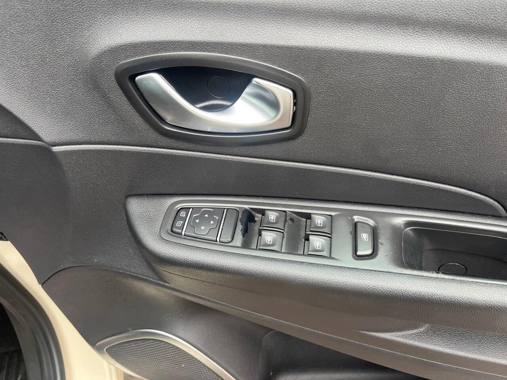 Used Renault Captur 2018 for sale - 76162713: Photo 15