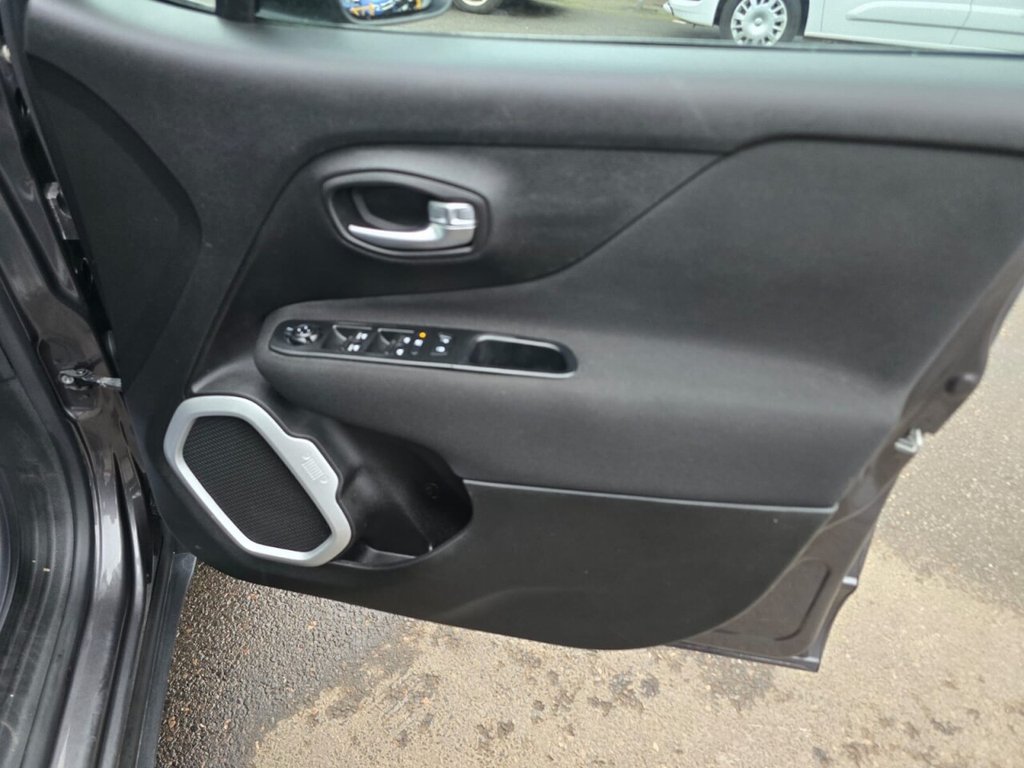 Used Jeep Renegade 2017 for sale - 77990873: Photo 21