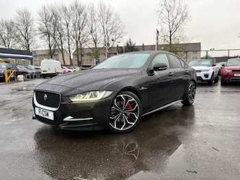 Used Jaguar XE 2015 for sale - 76654376: Photo