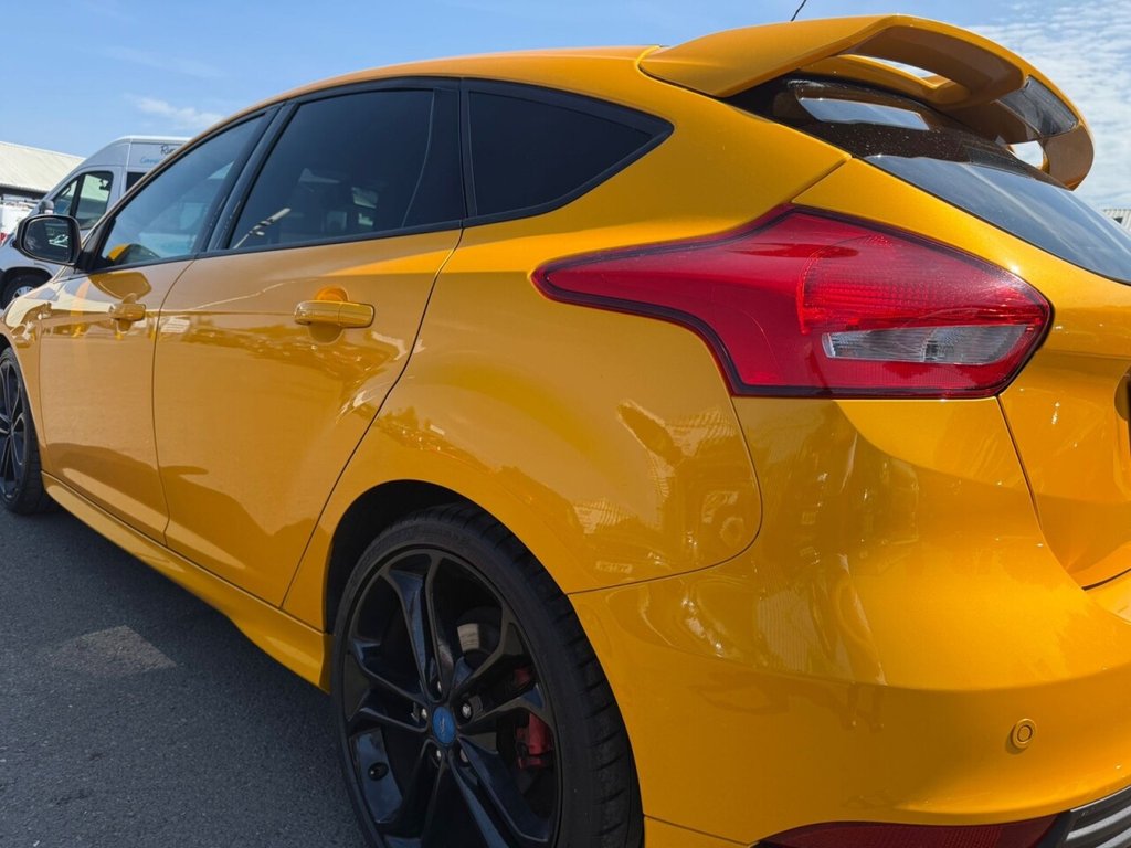 Used Ford Focus 2015 for sale - 76162916: Photo 12