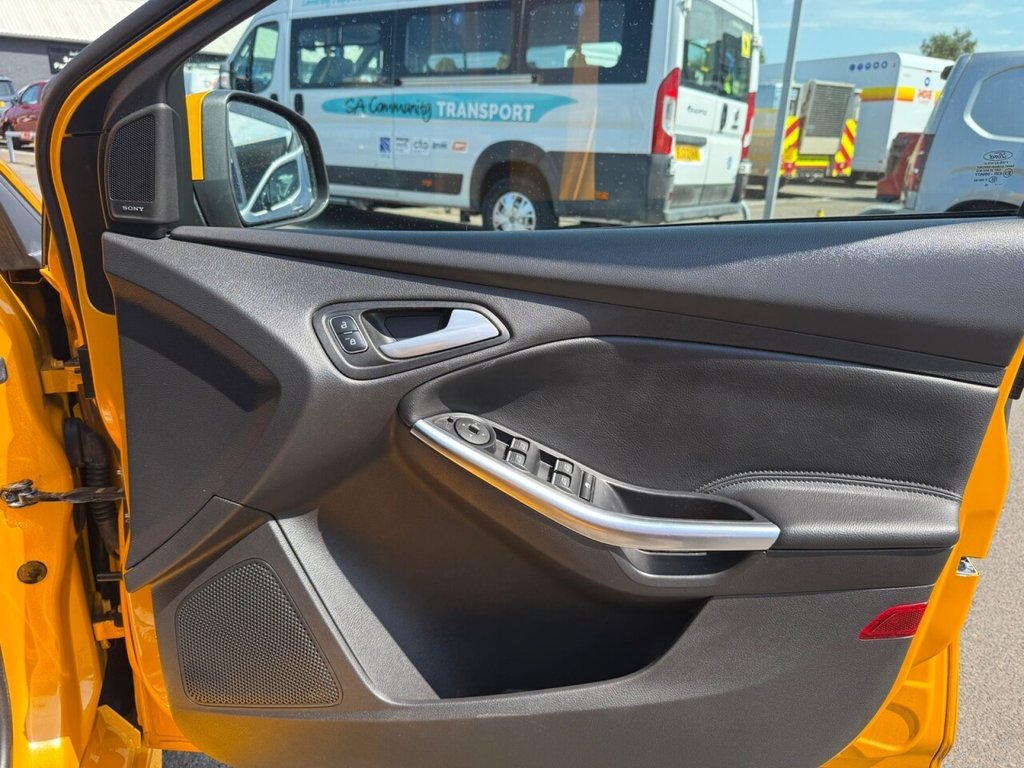 Used Ford Focus 2015 for sale - 76162916: Photo 16