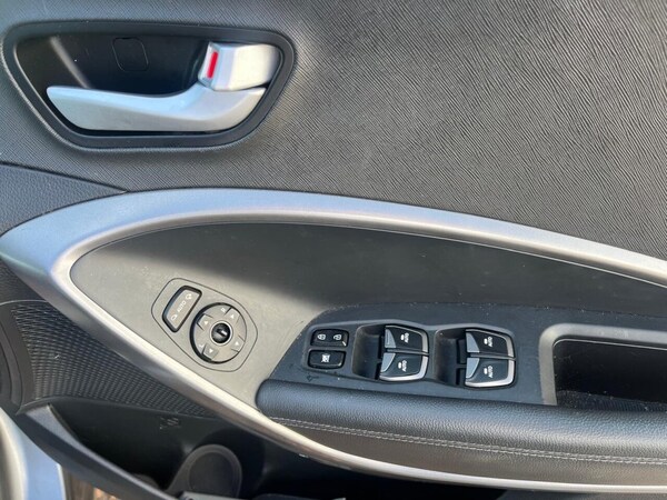 Used Hyundai Santa Fe 2015 for sale - 74806911: Photo 18