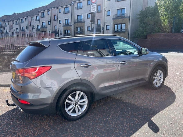 Used Hyundai Santa Fe 2015 for sale - 74806911: Photo 4