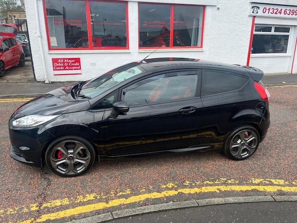 Used Ford Fiesta 2017 for sale - 74807070: Photo 1