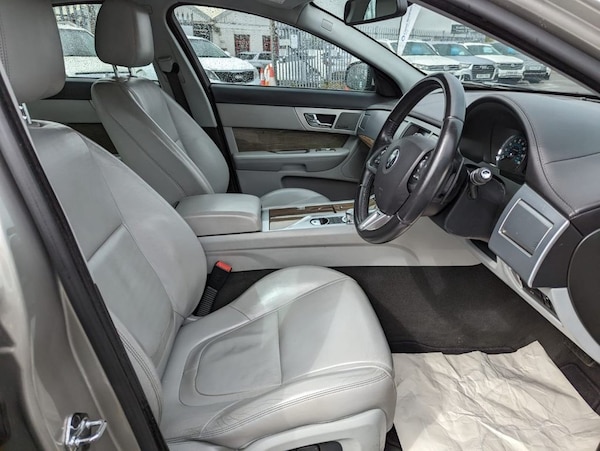 Used Jaguar XF 2014 for sale - 72685754: Photo 14