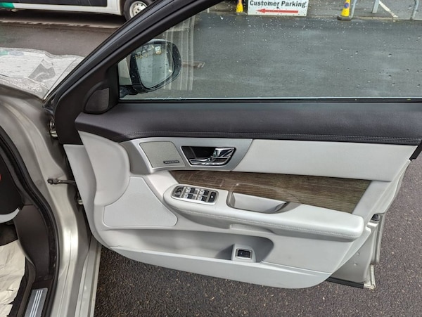 Used Jaguar XF 2014 for sale - 72685754: Photo 17