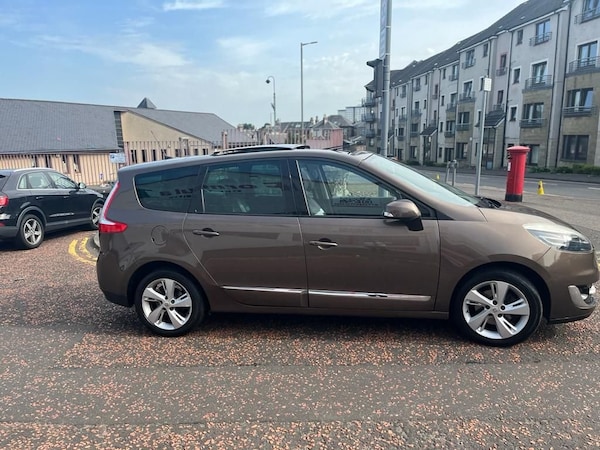 Used Renault Grand Scenic 2012 for sale - 68955744: Photo 3