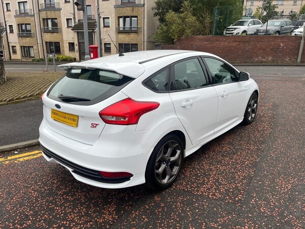 Used Ford Focus 2015 for sale - 75596352: Photo 2
