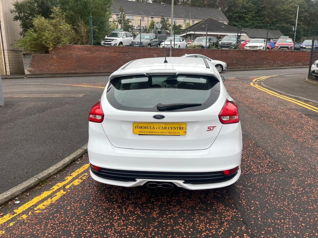 Used Ford Focus 2015 for sale - 75596352: Photo 4