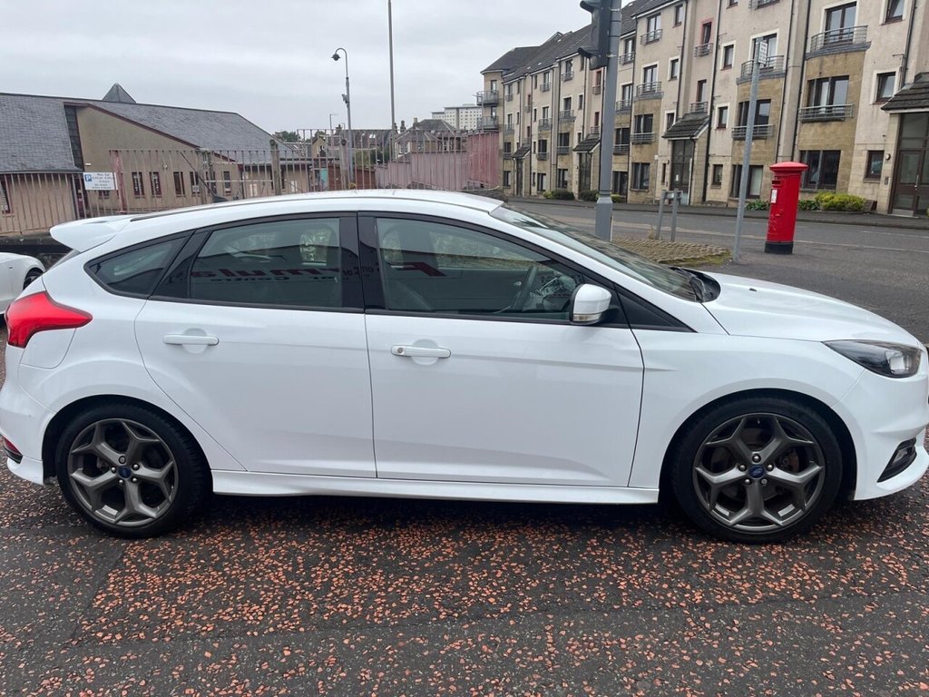 Used Ford Focus 2015 for sale - 75596352: Photo 7