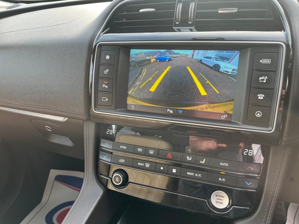 Used Jaguar F-Pace 2017 for sale - 76304299: Photo 11
