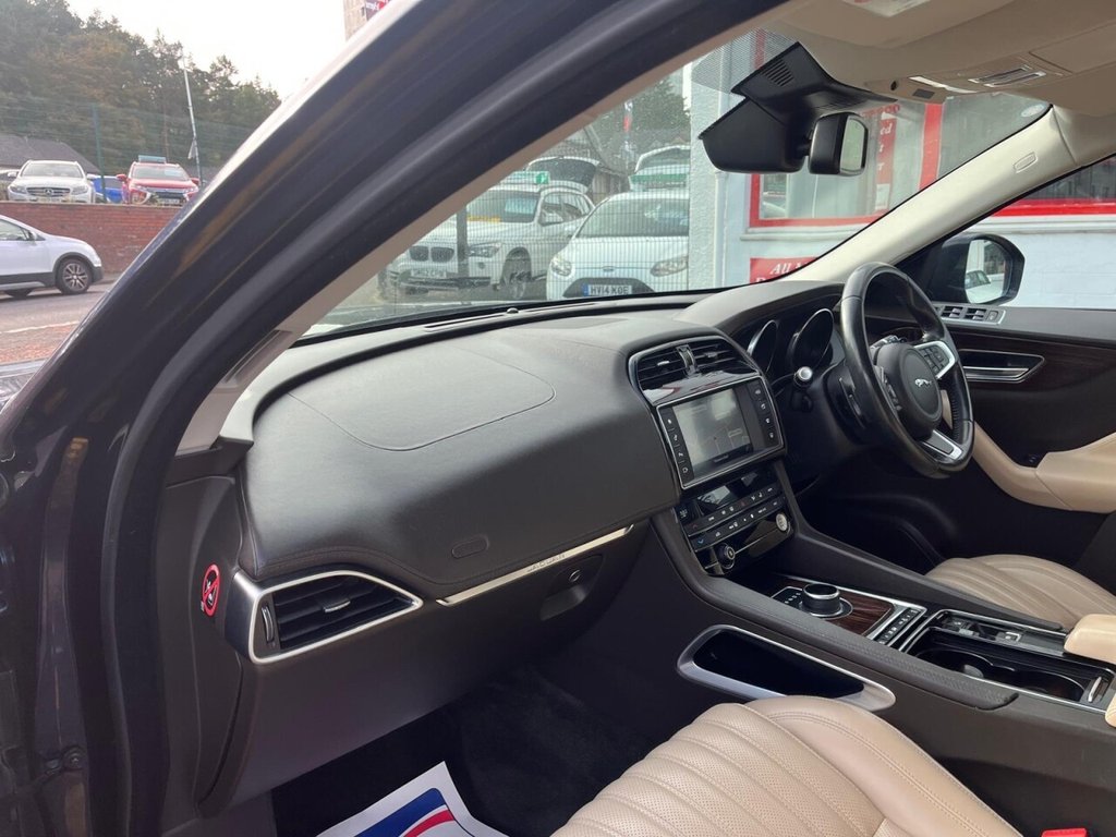 Used Jaguar F-Pace 2017 for sale - 76304299: Photo 23
