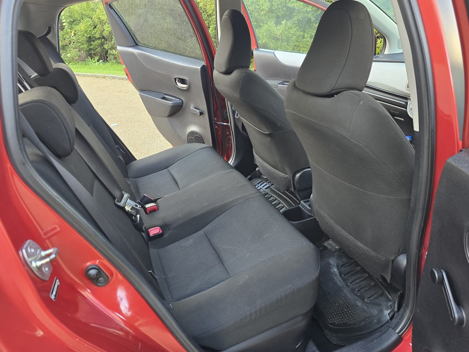 Used Toyota Yaris 2013 for sale - 76610813: Photo 33