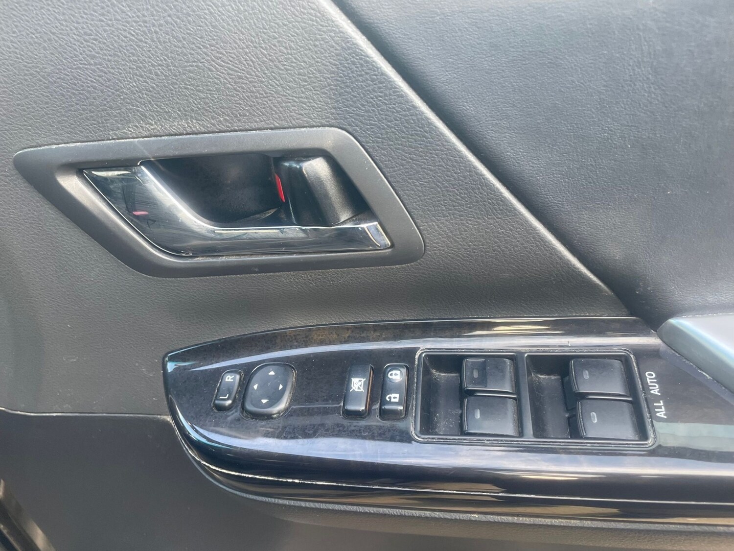 Used Toyota Vellfire 2026 for sale - 77742979: Photo 42