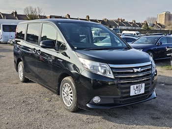 Used Toyota Noah 2016 for sale - 77822704: Photo