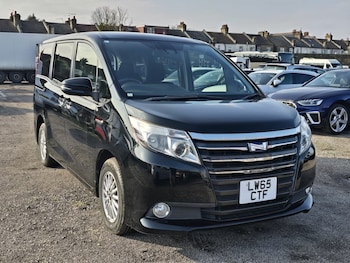 Used Toyota Noah 2016 for sale - 77822704: Photo