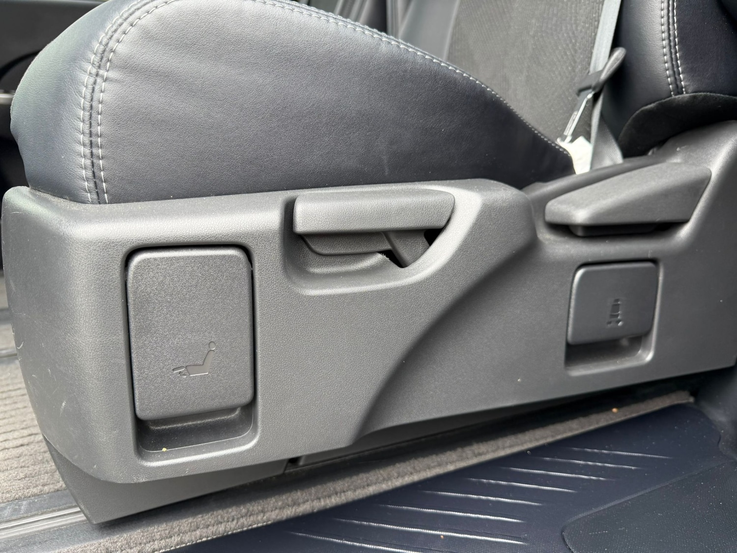 Used Toyota Estima 2026 for sale - 78060582: Photo 14