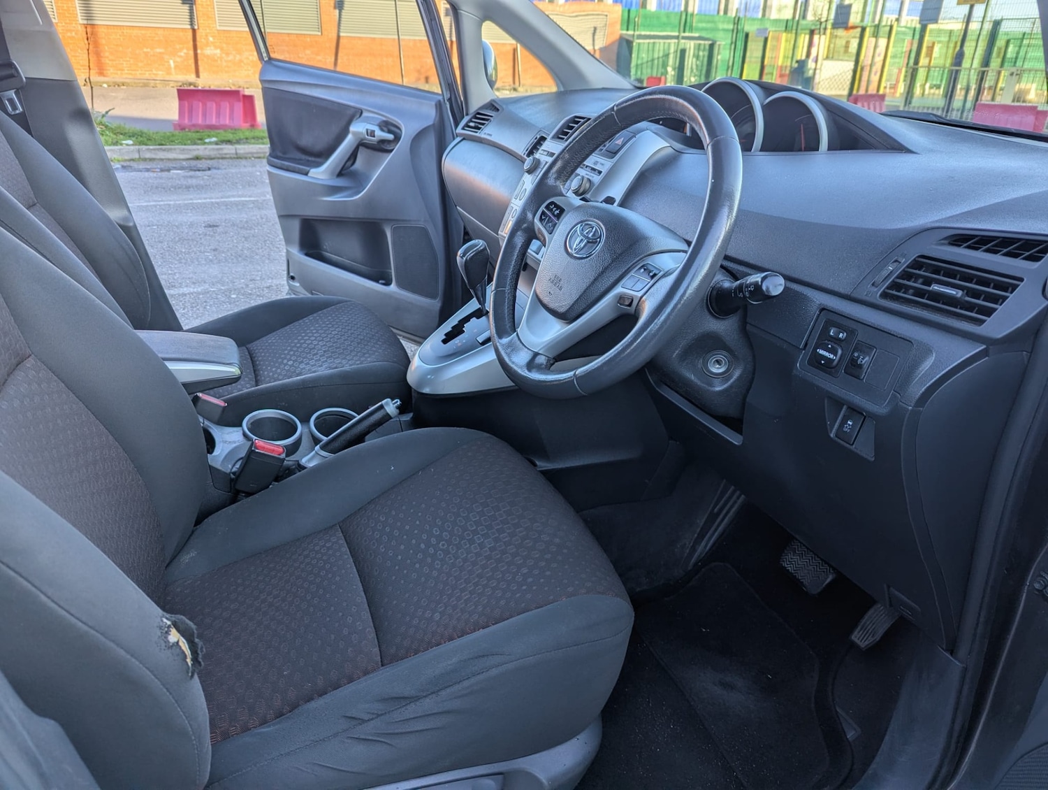 Used Toyota Verso 2010 for sale - 77053501: Photo 28