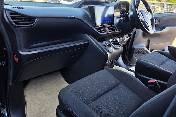 Used Toyota Voxy 2015 for sale - 74446391: Photo 17